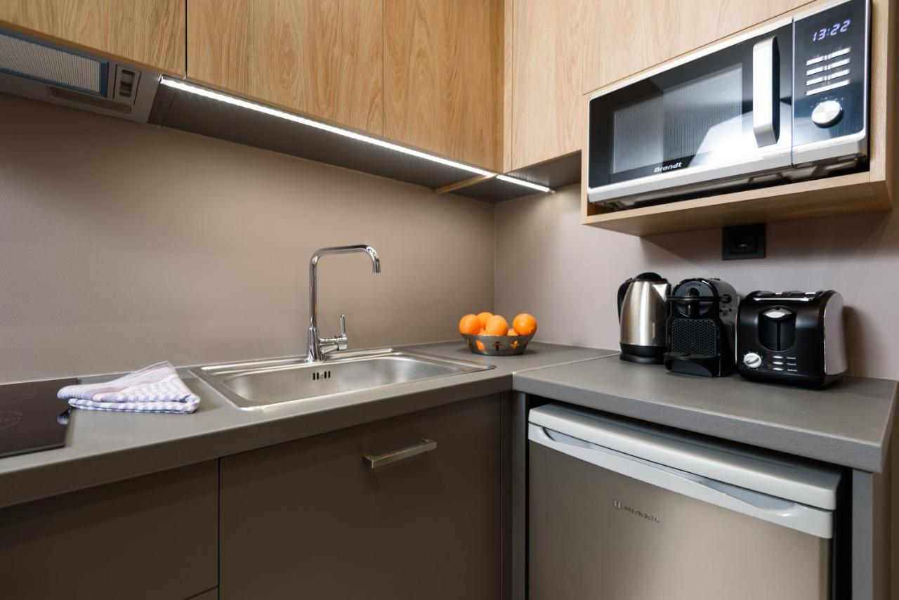 Crossroads Athens By Yha Apartamento Exterior foto