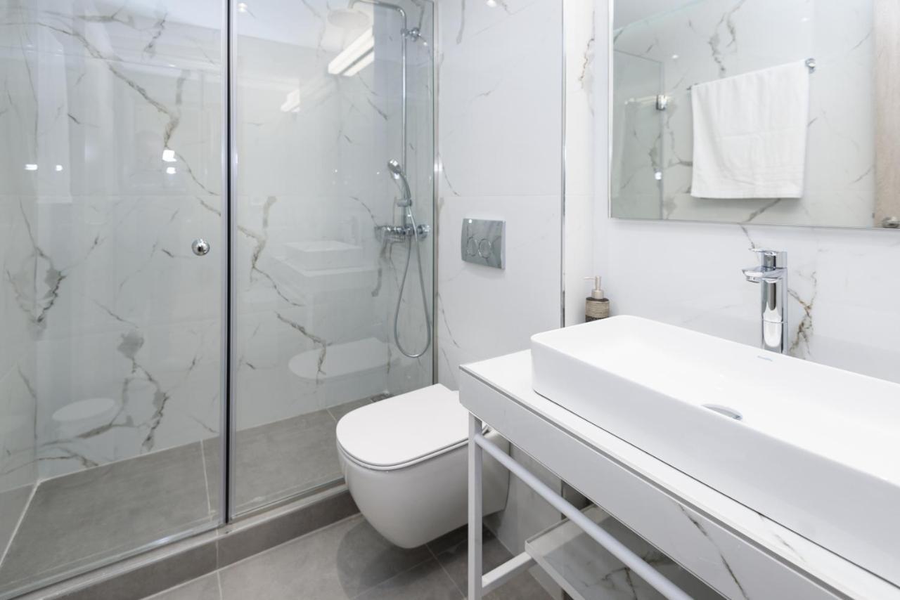Crossroads Athens By Yha Apartamento Exterior foto