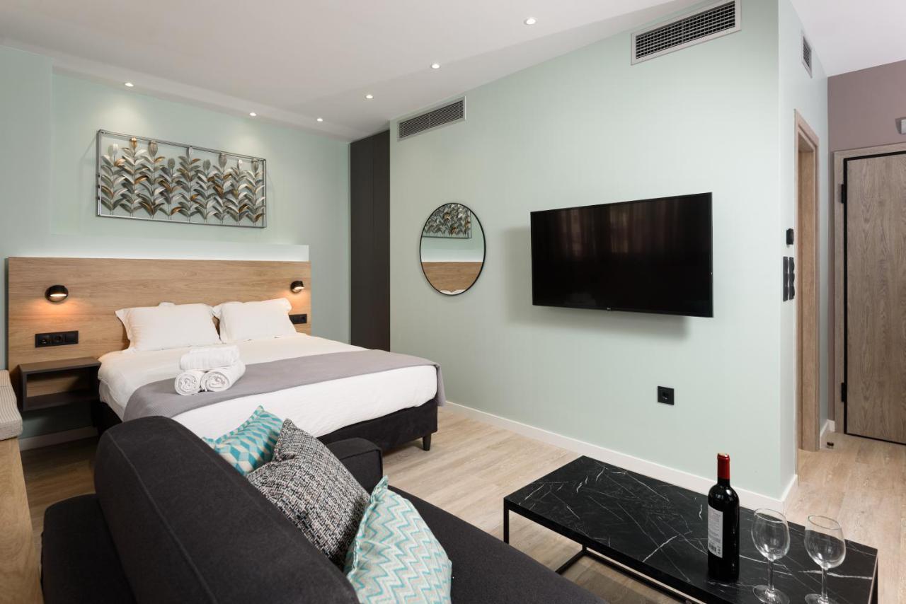 Crossroads Athens By Yha Apartamento Exterior foto
