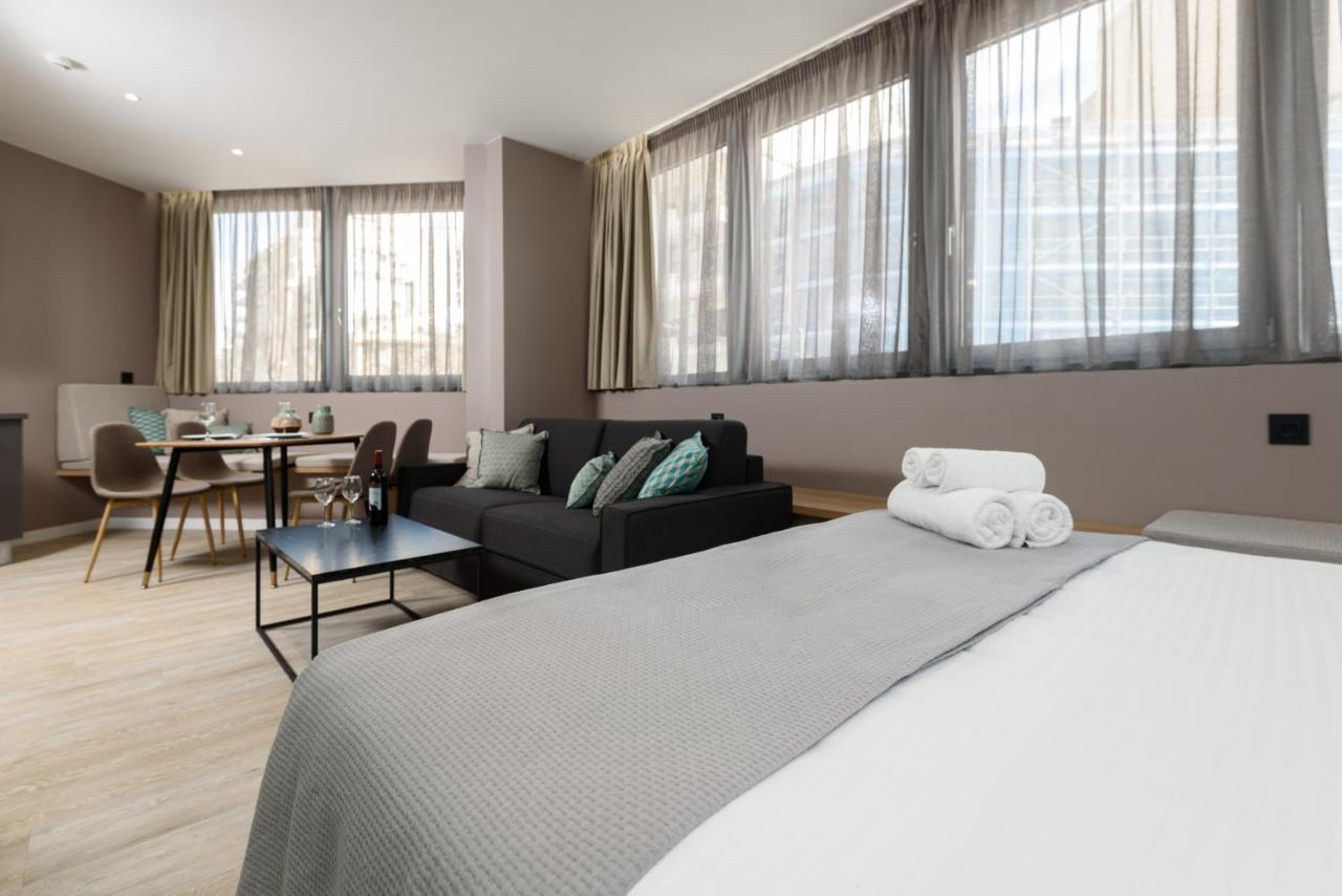 Crossroads Athens By Yha Apartamento Exterior foto